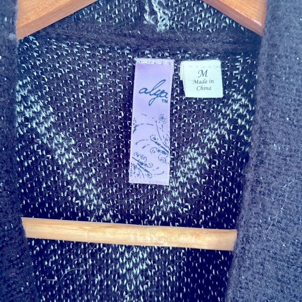 ALYA Francesca's Cape Drape Sweater Party Shimmer Geometric Open Front C… - Picture 3 of 6